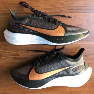 Nike Running Air Zoom Gravity Sneakers
